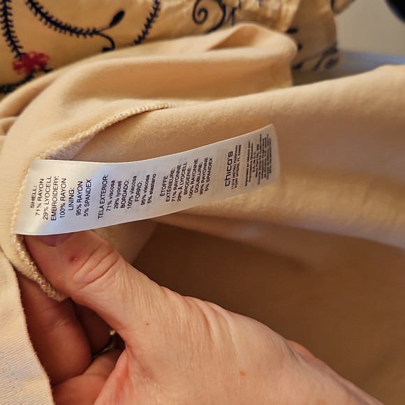 Chico’s Embroidered Tan Tiered Caftan Blouse, M/L, Boho, Floral, Festival - Picture 4 of 10